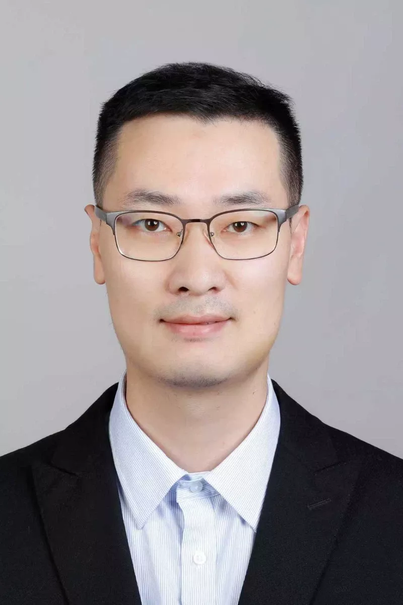 闫明
